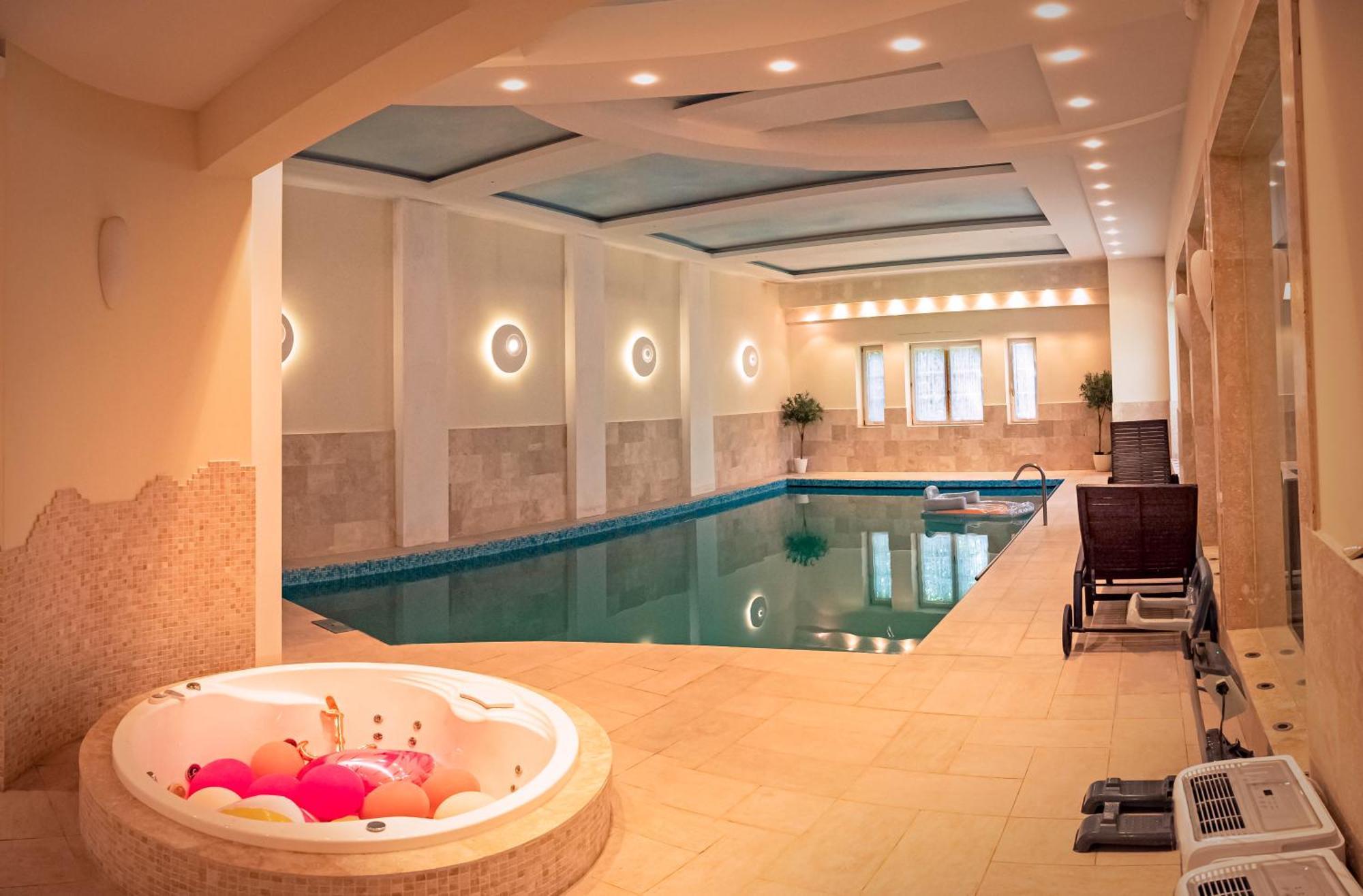 Luxury Villa Indoor Pool Warsaw Magdalenka Exteriér fotografie